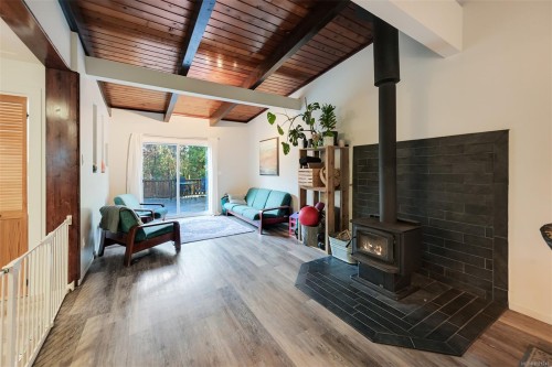 5742 Menzies Rd, Duncan, BC 