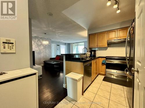 2003 - 7 Lorraine Drive, Toronto, ON - Indoor Photo Showing Kitchen With Stainless Steel Kitchen