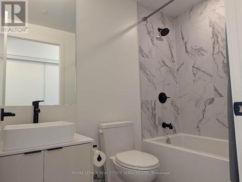 2007 - 1285 Dupont Street, Toronto, ON - Indoor Photo Showing Bathroom