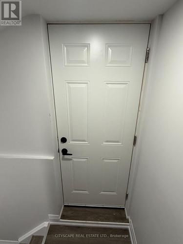 5582 Meadowcrest Avenue, Mississauga, ON - Indoor Photo Showing Other Room