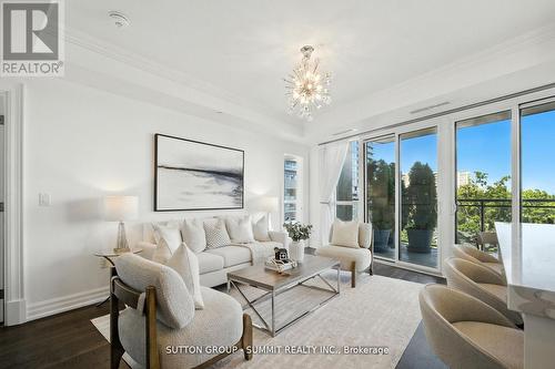 404 - 2060 Lakeshore Road, Burlington, ON - Indoor Photo Showing Living Room