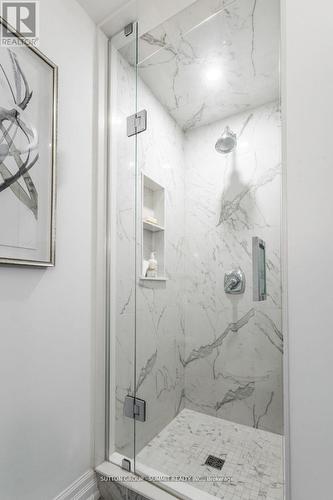 404 - 2060 Lakeshore Road, Burlington, ON - Indoor Photo Showing Bathroom