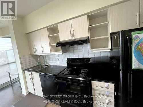 518 - 160 Vanderhoof Avenue, Toronto, ON - Indoor Photo Showing Kitchen
