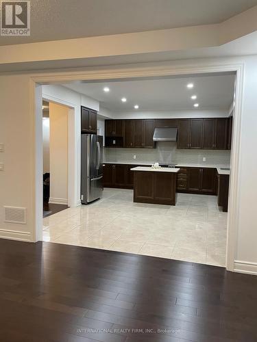 221 Etheridge Avenue N, Milton, ON - Indoor Photo Showing Kitchen