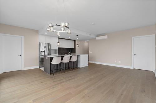 Cuisine - 1202-2835 Av. Du Cosmodôme, Laval (Chomedey), QC - Indoor Photo Showing Other Room