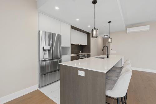 Cuisine - 1202-2835 Av. Du Cosmodôme, Laval (Chomedey), QC - Indoor Photo Showing Kitchen With Upgraded Kitchen