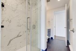 Salle de bains attenante à la CCP - 