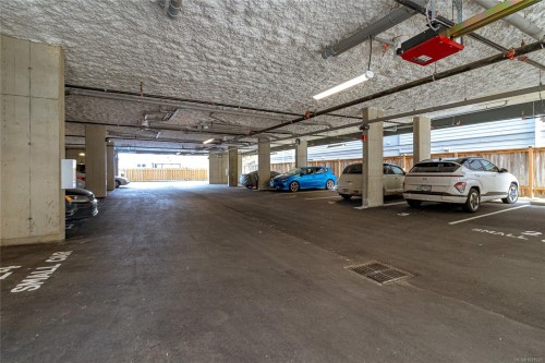 505-918 Jenkins Ave, Langford, BC - Indoor Photo Showing Garage
