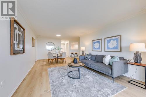 902 - 5080 Pinedale Avenue, Burlington, ON - Indoor Photo Showing Living Room
