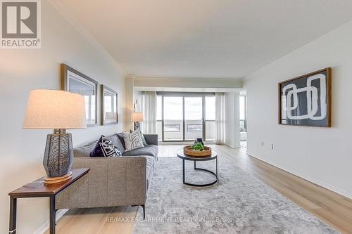 902 - 5080 Pinedale Avenue, Burlington, ON - Indoor Photo Showing Living Room