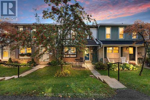 Unit - 4 - 2232 Upper Middle Road, Burlington (Brant Hills), ON - Outdoor With Facade