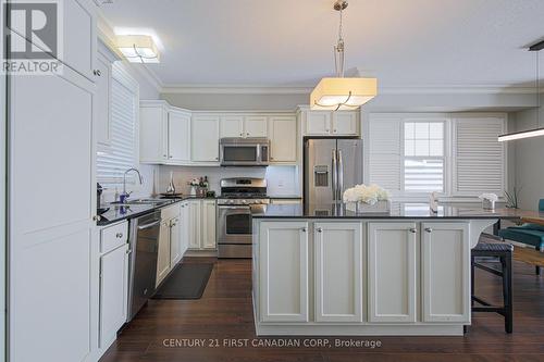 11 - 1850 Beaverbrook Avenue, London North (North M), ON - Indoor Photo Showing Kitchen With Upgraded Kitchen