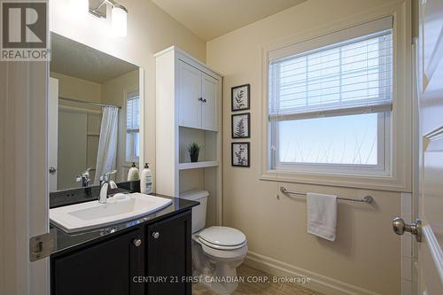 11 - 1850 Beaverbrook Avenue, London North (North M), ON - Indoor Photo Showing Bathroom