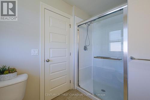 11 - 1850 Beaverbrook Avenue, London North (North M), ON - Indoor Photo Showing Bathroom