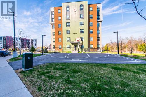 615 - 4 Spice Way, Barrie, ON - Outdoor