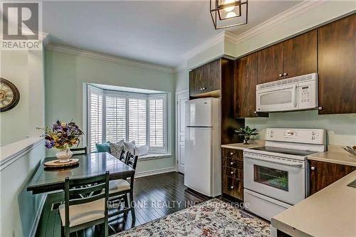 4298 Ingram Common, Burlington, ON - Indoor Photo Showing Kitchen