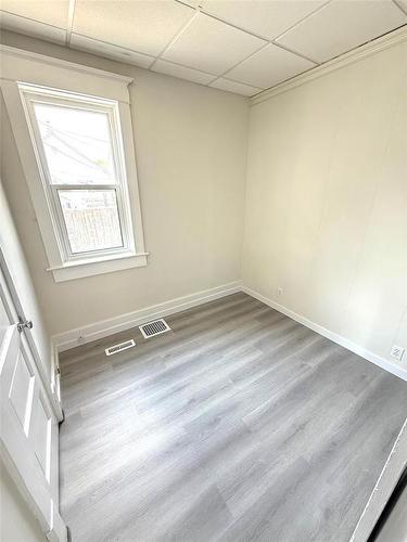 672 Machray Avenue, Winnipeg, MB - Indoor Photo Showing Other Room