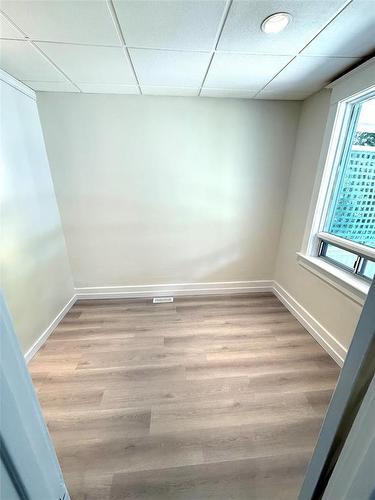 672 Machray Avenue, Winnipeg, MB - Indoor