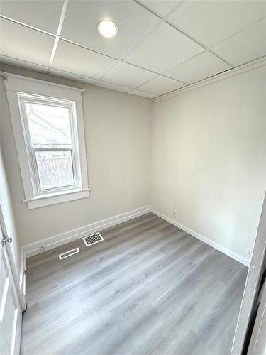 672 Machray Avenue, Winnipeg, MB - Indoor Photo Showing Other Room