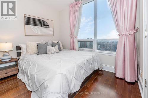 Ph63 - 23 Cox Boulevard, Markham, ON - Indoor Photo Showing Bedroom