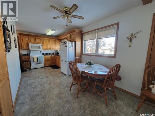 4920 Express Avenue, Macklin, SK - Indoor Photo Showing Dining Room