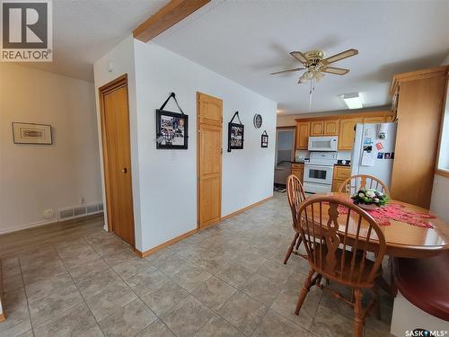 4920 Express Avenue, Macklin, SK - Indoor Photo Showing Dining Room