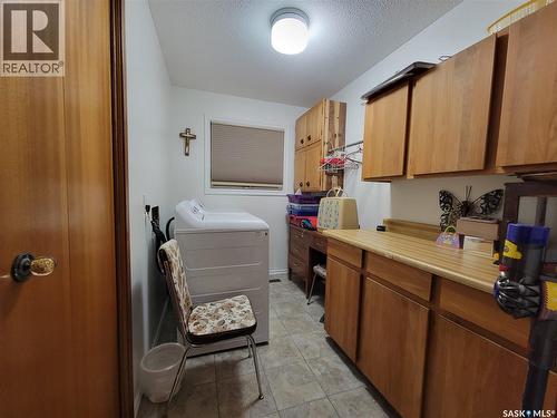 4920 Express Avenue, Macklin, SK - Indoor Photo Showing Laundry Room