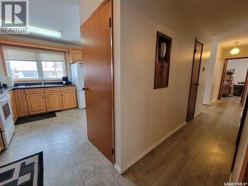 4920 Express Avenue, Macklin, SK - Indoor