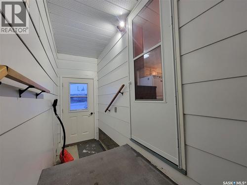 4920 Express Avenue, Macklin, SK - Indoor