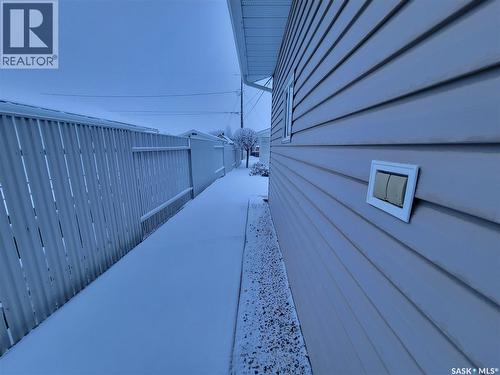 4920 Express Avenue, Macklin, SK - Outdoor