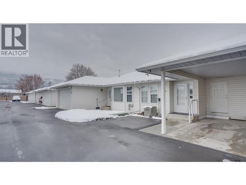 501 Kildonan Avenue Unit# 11, Enderby, BC - Outdoor