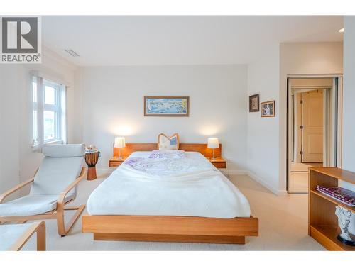 3301 Skaha Lake Road Unit# 406, Penticton, BC - Indoor Photo Showing Bedroom