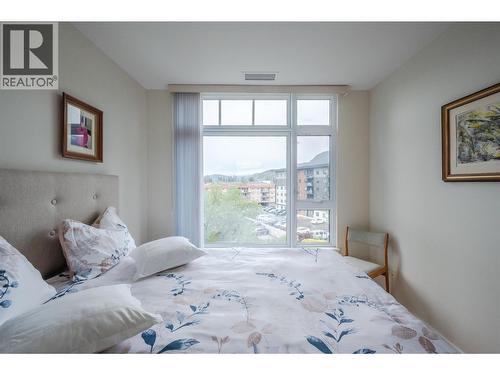 3301 Skaha Lake Road Unit# 406, Penticton, BC - Indoor Photo Showing Bedroom