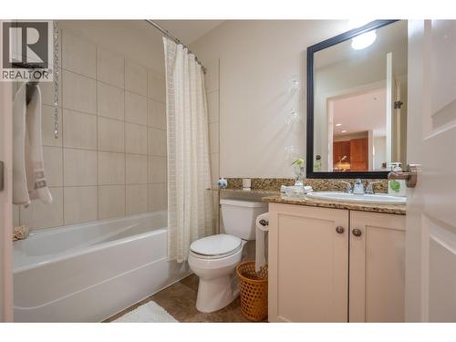 3301 Skaha Lake Road Unit# 406, Penticton, BC - Indoor Photo Showing Bathroom