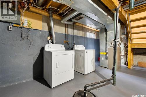3814 Castle Road, Regina, SK - Indoor Photo Showing Laundry Room
