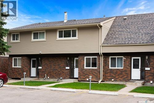 3814 Castle Road, Regina, SK - Outdoor