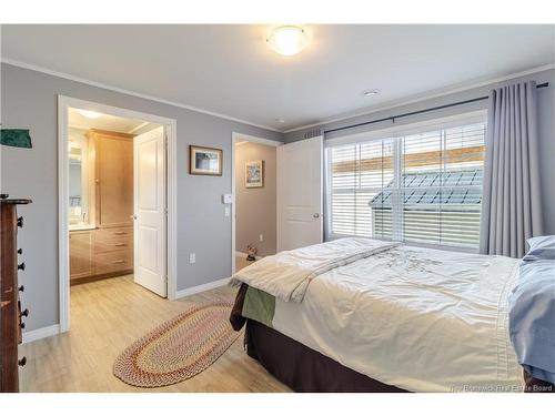 215 Moore St, Fredericton, NB 