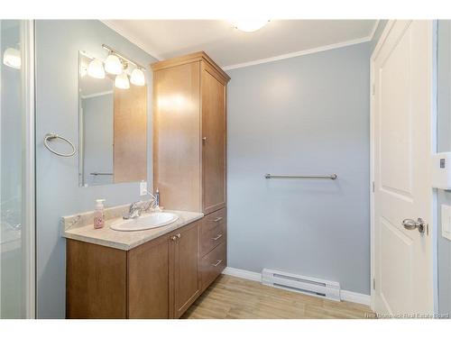 215 Moore St, Fredericton, NB 