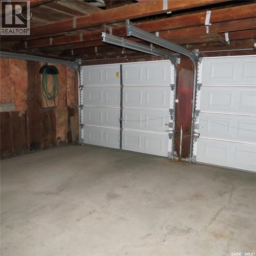 2767 Winnipeg Street, Regina, SK - Indoor Photo Showing Garage
