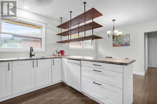 1951 Duluth Crescent, London East (East I), ON - Indoor Photo Showing Kitchen With Upgraded Kitchen