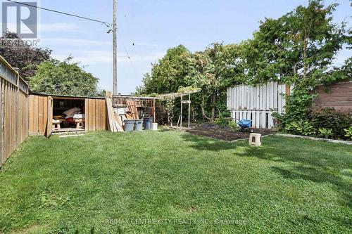 1951 Duluth Crescent, London East (East I), ON - Outdoor