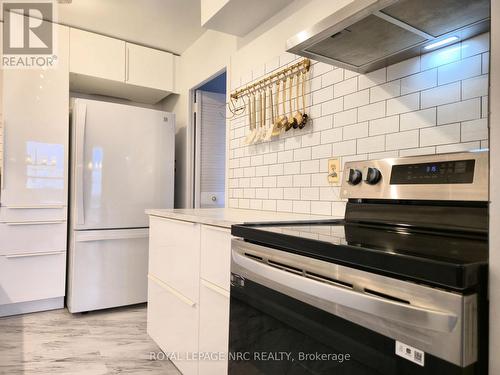 1108 - 35 Towering Heights Boulevard, St. Catharines (Glendale/Glenridge), ON - Indoor Photo Showing Kitchen