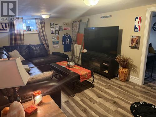 401 Second Ave, Sault Ste. Marie, ON - Indoor Photo Showing Living Room