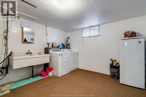 1826 Mayfair Street, Kingsville, ON - Indoor Photo Showing Laundry Room
