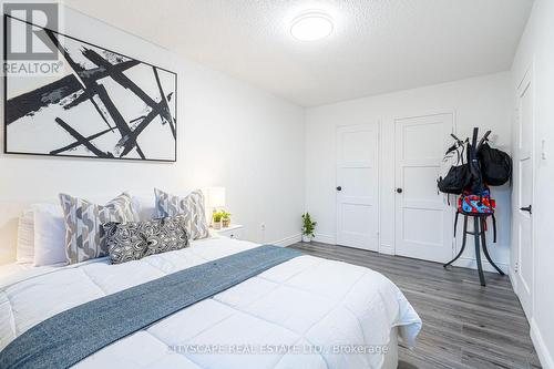 115 - 2121 Roche Court, Mississauga, ON - Indoor Photo Showing Bedroom