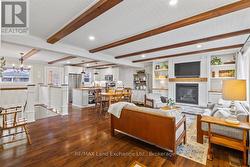 Open concept main floor living - 