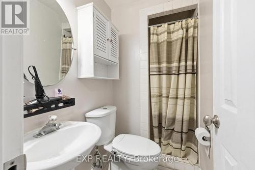 364 Roselawn Place, Waterloo, ON - Indoor Photo Showing Bathroom