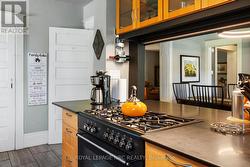 Stylish and Convenient Passthrough to Dining! - 