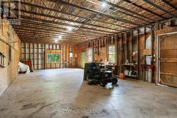 Barn with 10.5 Foot Ceiling! - 