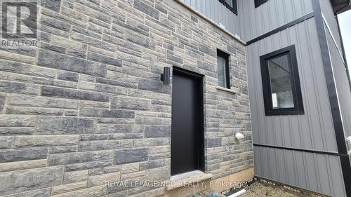 LOWER - 7386 SPLENDOUR DRIVE , Niagara Falls (Brown), Ontario L2H 3V8 4